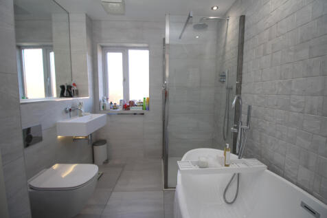 Family bathroomIMG_0227_edited