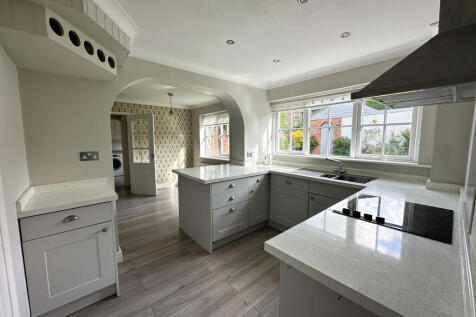 Kitchen / dining room
