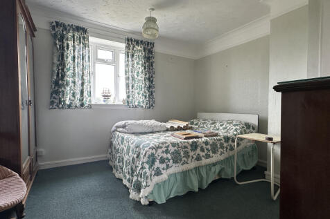 Bed 1.JPG