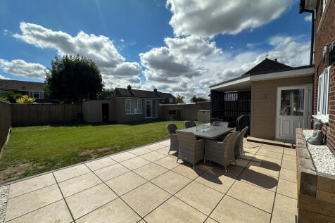 Reear garden patio