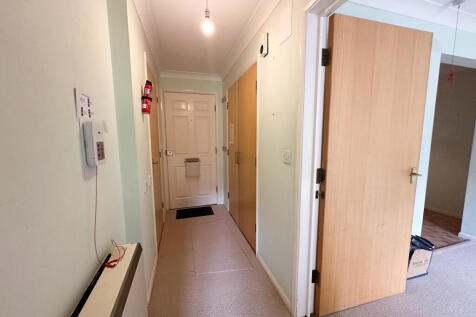 Entrance Hallway_edited