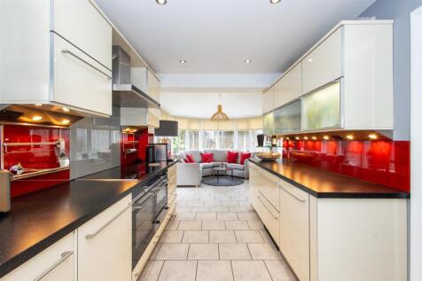 Fitted Kitchen