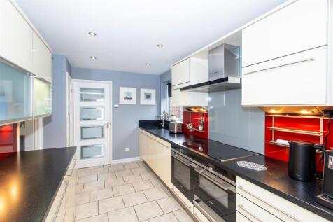 Fitted Kitchen
