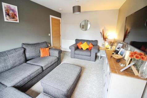 Lounge/Potential Bedroom 4