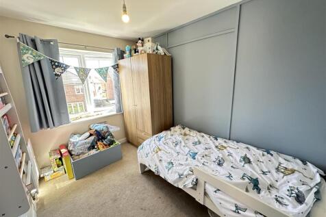 4 Turnwrest Grove-3.jpg