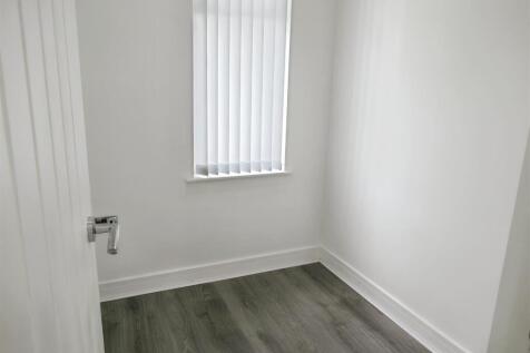 Bedroom/Nursey/Study
