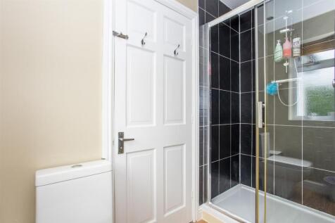 Jack and Jill En-suite