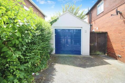 Garage &amp; Garden