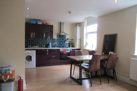 Open-plan Lounge/Kitchen
