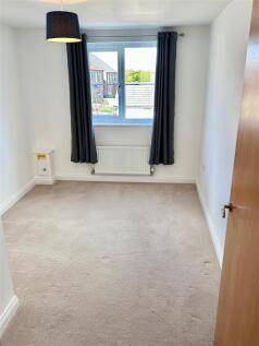 Bedroom 2 3.79m (12&#39;5&#34;) Max X 2.59m (8&#39;6&#34;)