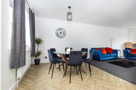 Dining/Sitting Room