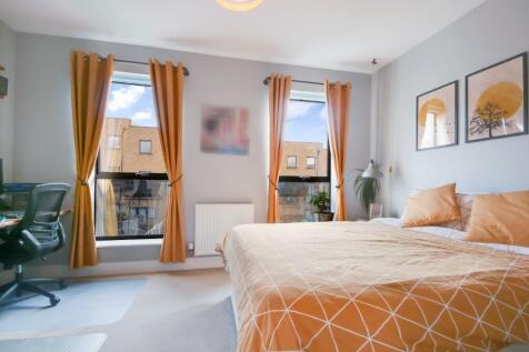 Master Bedroomdp (Portal Size).jpg
