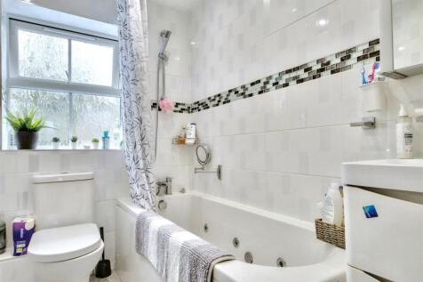 Bathroom.jpg