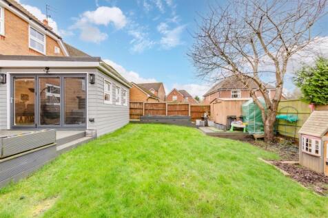 Rear Garden (1).jpg