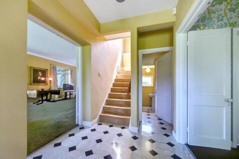 Entrance Halldp.jpg