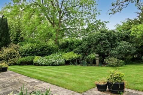 Rear Garden (1).JPG