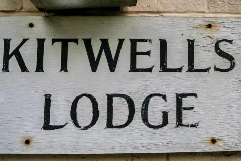 Kitwells Lodge.JPG