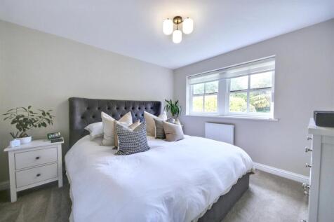 Master Bedroom.jpg