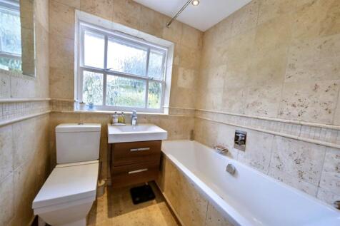 Family Bathroom.jpg