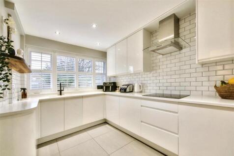 Kitchen..jpg