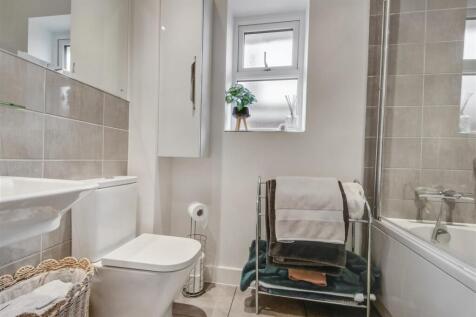 Family Bathroom.jpg