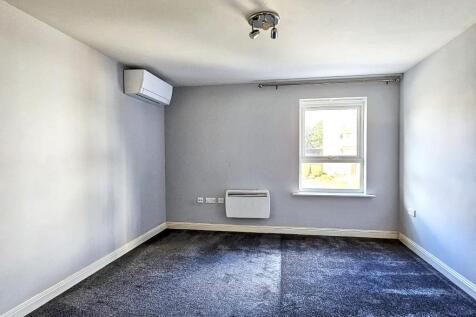 Bedroom (Portal Size).jpg