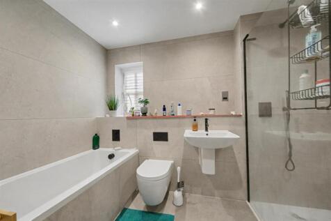Family Bathroom.jpg