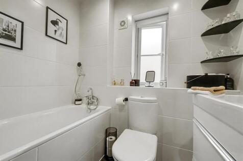 Family Bathroom.jpg