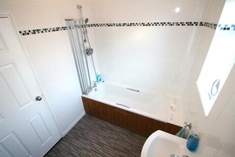 14 Chatsworth Gardens-Bath2.JPG