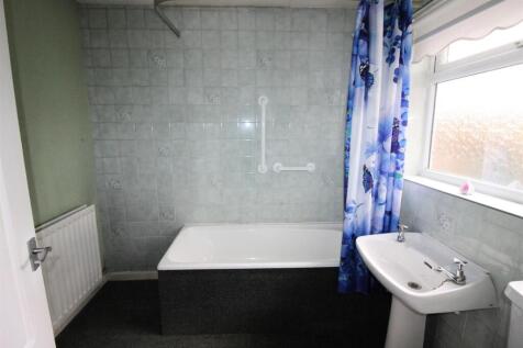 Bathroom.JPG