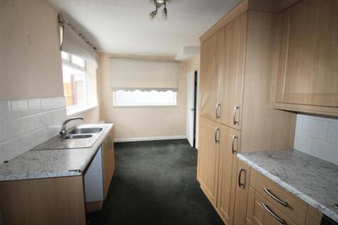 Kitchen 2.JPG