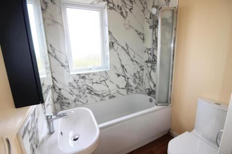 Bathroom.JPG