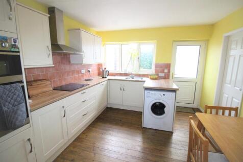 34 Weaverham Rd-Kit1.JPG