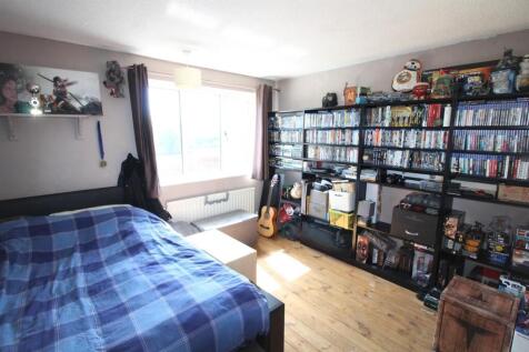 34 Weaverham Rd-Bed2.JPG