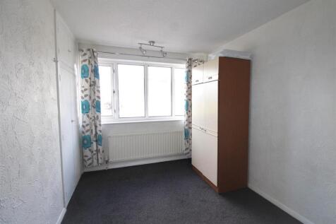 34 Weaverham Rd-Bed3.JPG