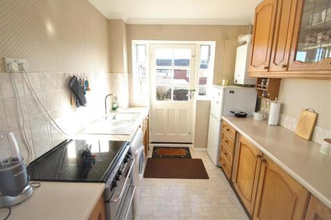 10 Kempston Way-Kit1.JPG