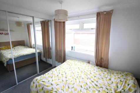 Bedroom 1.JPG