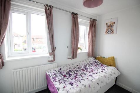 Bedroom 2.JPG