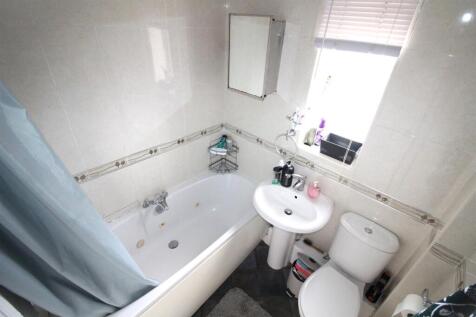 Bathroom.JPG