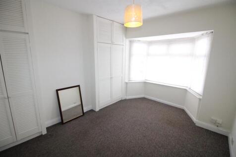37 Belmont Ave-Bed1.JPG