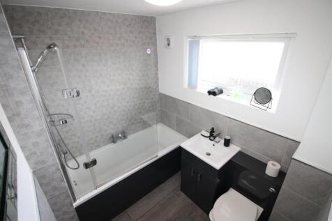 Bathroom.JPG