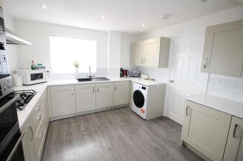 Kitchen2.JPG