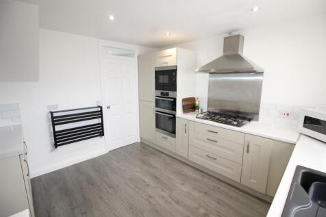 Kitchen3.JPG