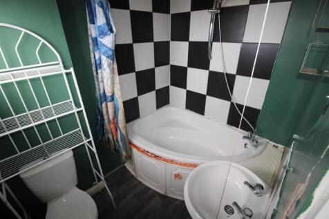 Bathroom.JPG