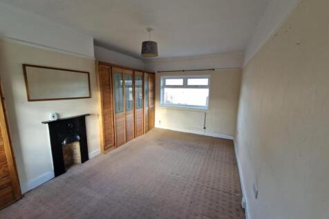 Front bedroom.jpg