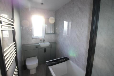 bathroom 2.JPG