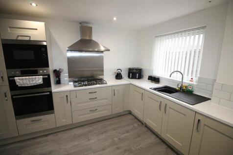 Kitchen2.JPG