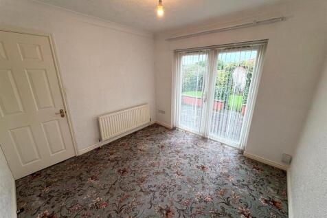 Dining Room/Bedroom 3