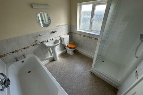 En Suite Bathroom