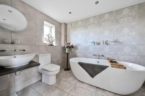 En Suite Bathroom